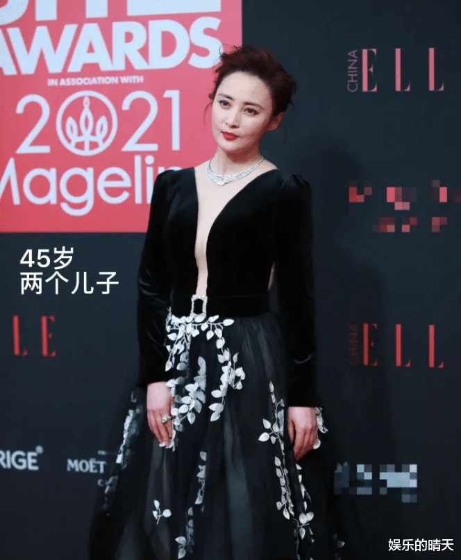 宋丹丹|这就是已婚女明星的分水岭吗？孙俪裹得严严实实，刘涛却穿紧身长裙