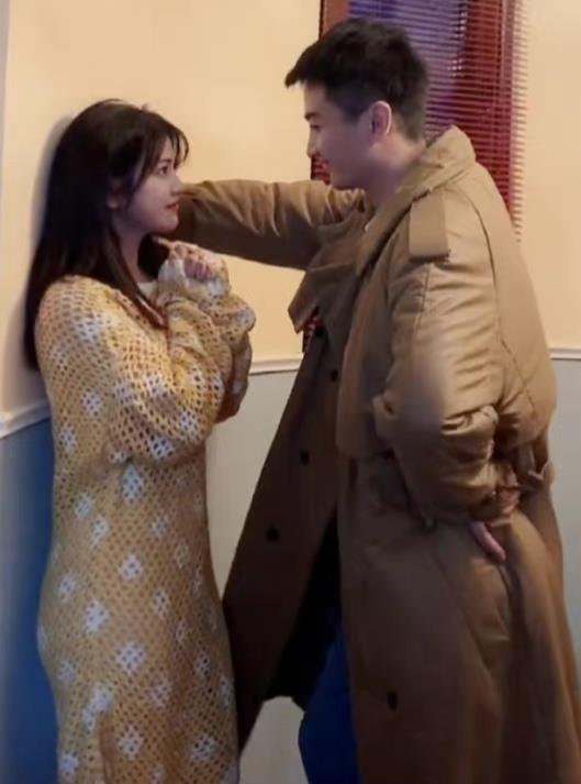 谢娜|都是发新歌,谢娜只有粉丝评论,陈妍希评论明星扎堆