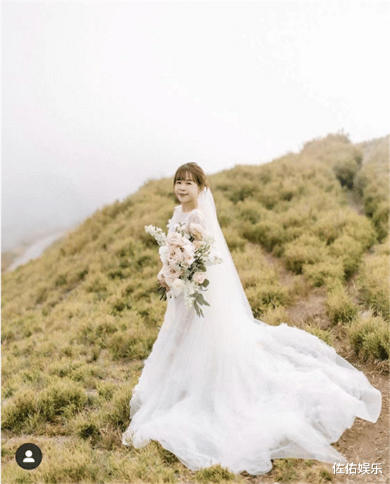 赵粤|知名网红晒婚纱照官宣喜讯,与男友相恋6年,阿信留言送祝福