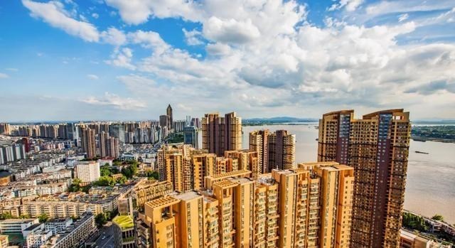 购房置业|今年是“麻溜卖房”还是“咬牙买房”？各界名流观点不谋而合
