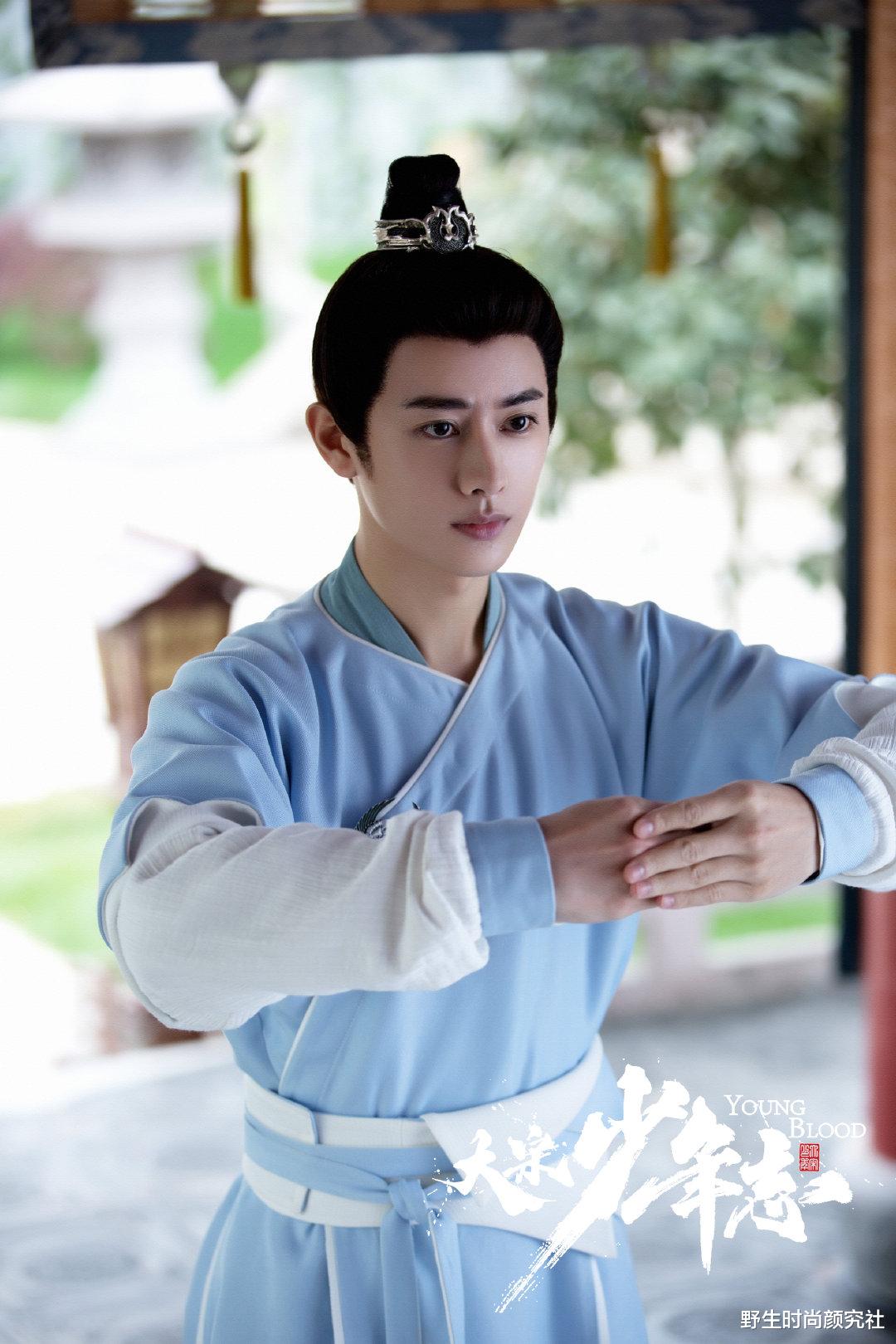 明星|建议男明星组团向他学学仪态吧