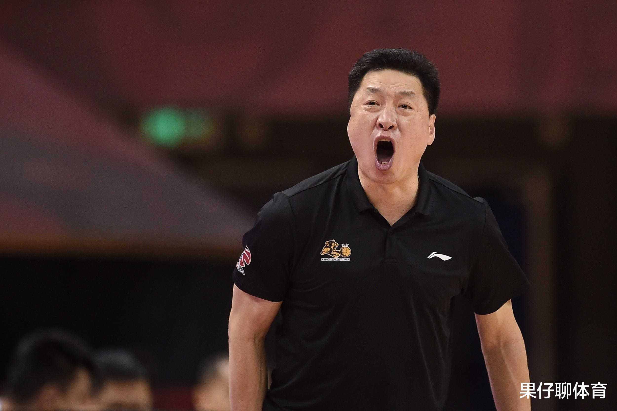 上海男籃|38分大翻盤！李春江爭冠最后一塊拼圖，馮萊首秀驚艷打臉眾人