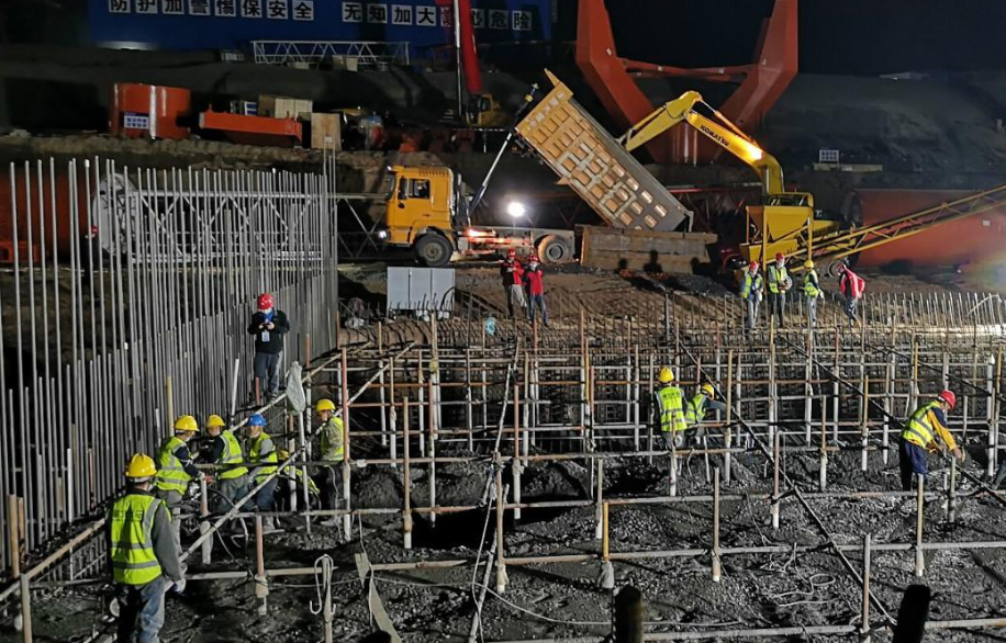 风化的金字塔 难？700人火速奔赴湖北“支援”，这回准能行