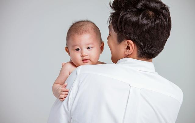全能辣妈plus|新生儿“头一抱”很“挑人”，这3种至亲的人也不能碰，希望家长知晓