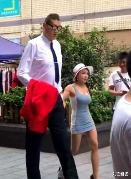 白智英|“最美潘金莲”龚玥菲，一婚嫁侏儒，二婚嫁巨人，戏里戏外拎不清