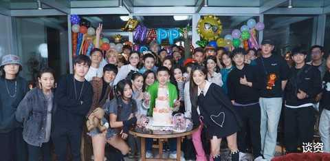 张大大|张大大晒生日派对照，众星云集好气派，baby现身嘴歪惹关注