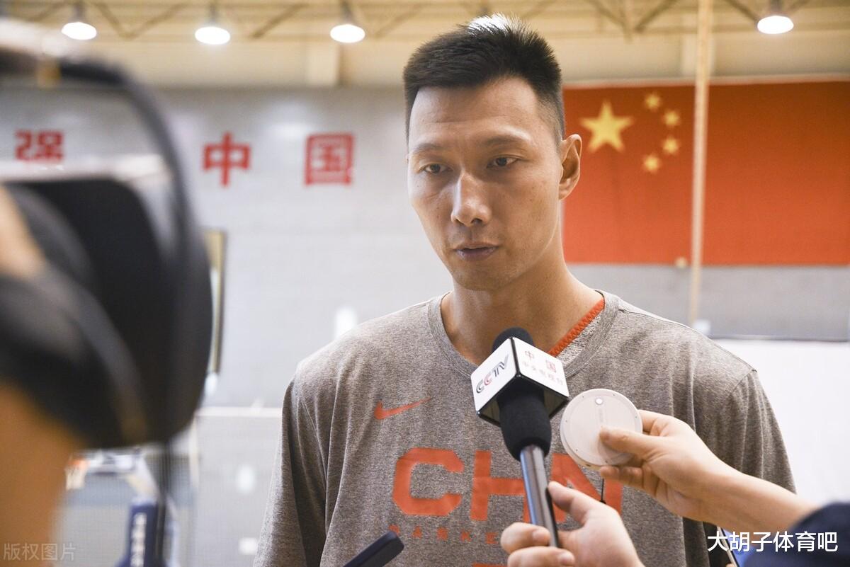 易建联|大反转!易建联留队又出意外,杜峰或改变主意,男篮一哥没机会了