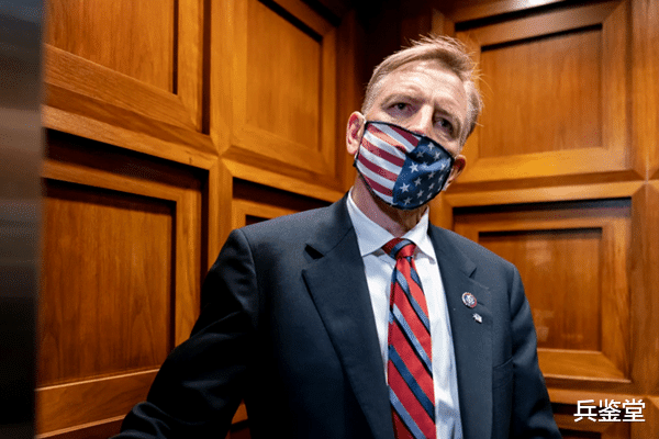 民主党|美国人可以随便恶搞总统？议员换头恶搞拜登被免职，说好的自由呢