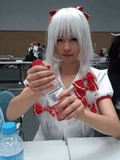 |“钓鱼被咬了一口，好在是条招财龙鱼！”哈哈哈评论很一致了