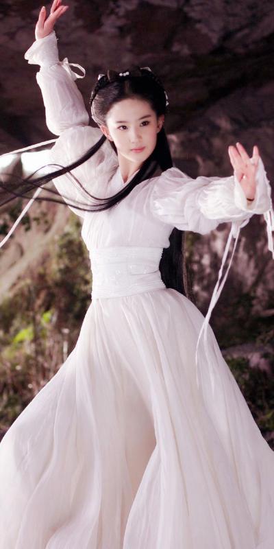 赵丽颖|别再为容貌焦虑了，看看赵丽颖的塌屁股，刘亦菲的发腮和双下巴吧