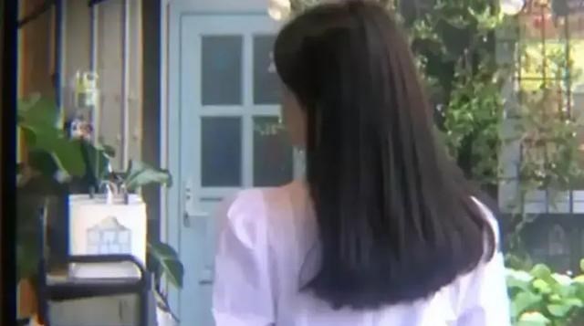 胡小小乖|浙江杭州：美女及腰长发被剪短，收费500多元，崩溃痛哭30多分钟