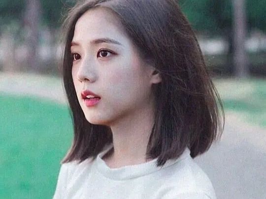 刘昊然|“人间四月”金智秀：曾首部女主戏却遭抵制，颜值一度超越实力