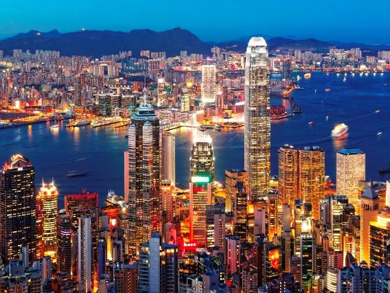 香港|“港漂”族生活图鉴：住?房，高收入却难有存款