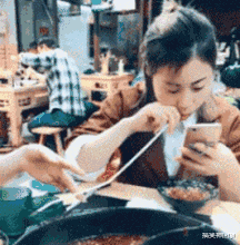 搞笑神回复|神回复：投下两颗原子弹后，如果日本不投降，美国还有原子弹吗？