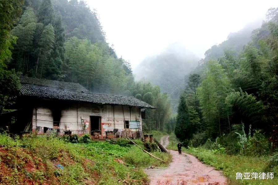 继母 17岁打工妹被16岁男友勒死，只因一瓶纯净水