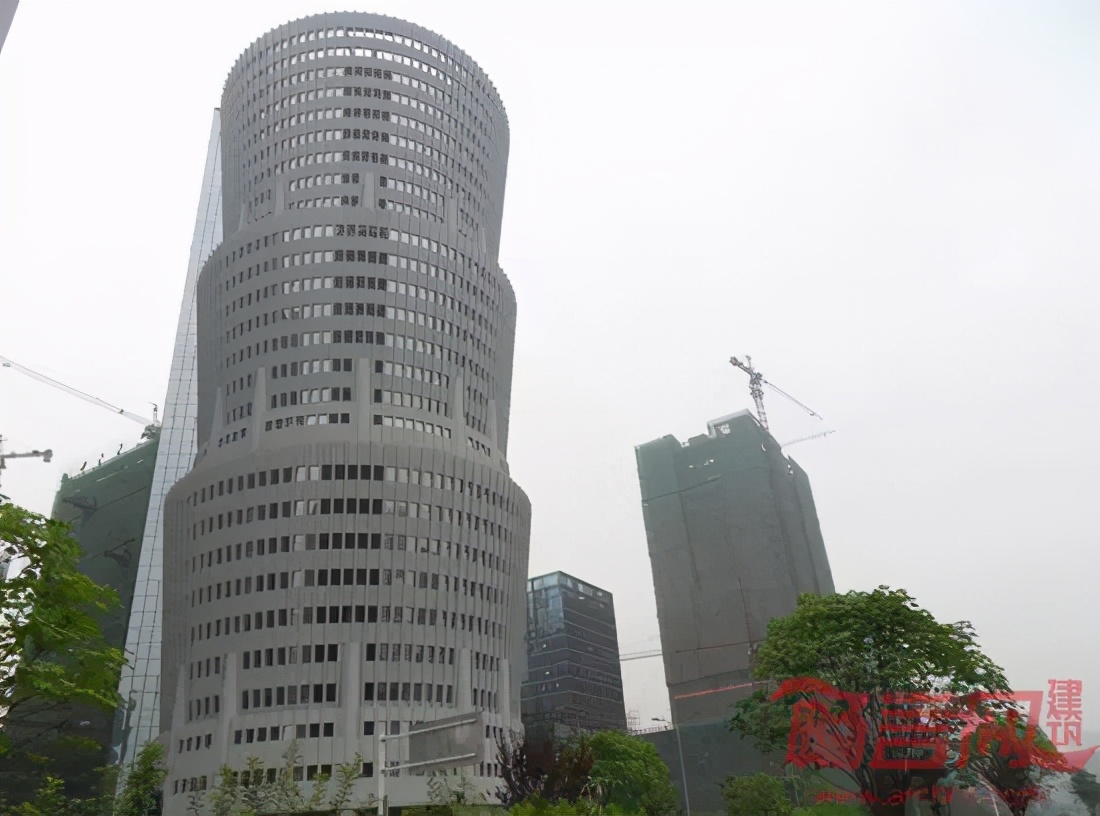 新濟南人小李 110個建筑界的“金酸莓獎”，國家發(fā)改委：嚴(yán)禁建設(shè)“丑陋建筑”