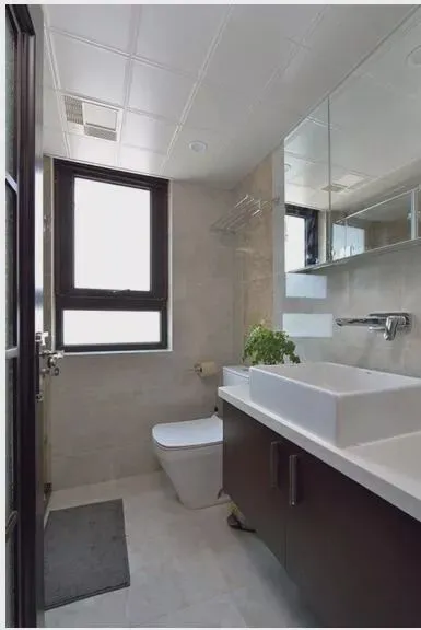 你家卫生间的浴霸选哪种？灯暖VS风暖，这么多年我家竟然用错了