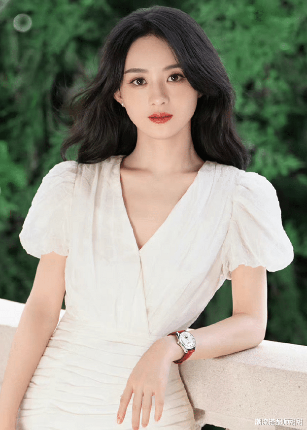 赵丽颖|女明星的排骨身材感觉没啥好看的，但赵丽颖的气质，还挺抢镜的