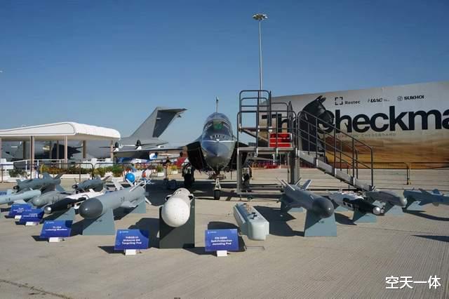 射击|阵风参加迪拜航展,被当成L15教练机,印度:感觉受到了10000点伤害