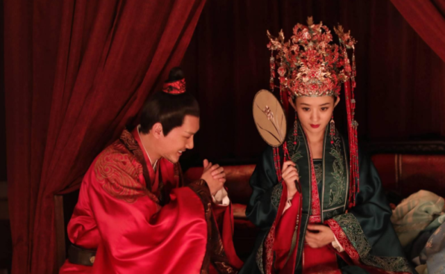 赵丽颖|赵丽颖为什么能“霸屏”？大胆尝试反派，是她能够成功复出的关键