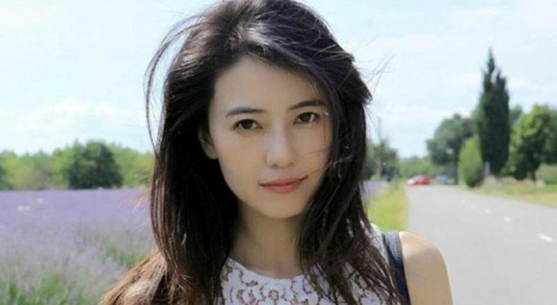 杜星霖|秦霄贤：央视点名表扬，迷恋高圆圆频上热搜！德云出身被质疑忘本