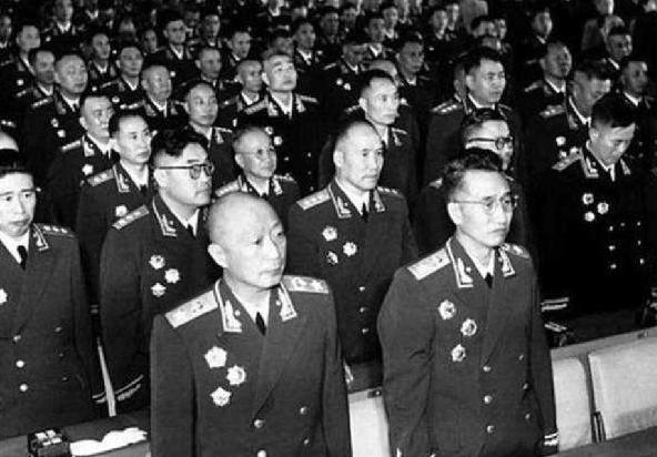 革命|1955年，他未被授军衔，后来官至正国级，地位高过元帅