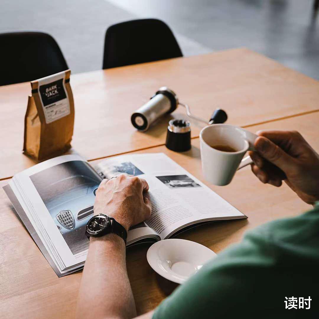 读时|明星们的穿搭技巧是什么？盘点他们所佩戴过的手表，借鉴一下人家的选表风格！