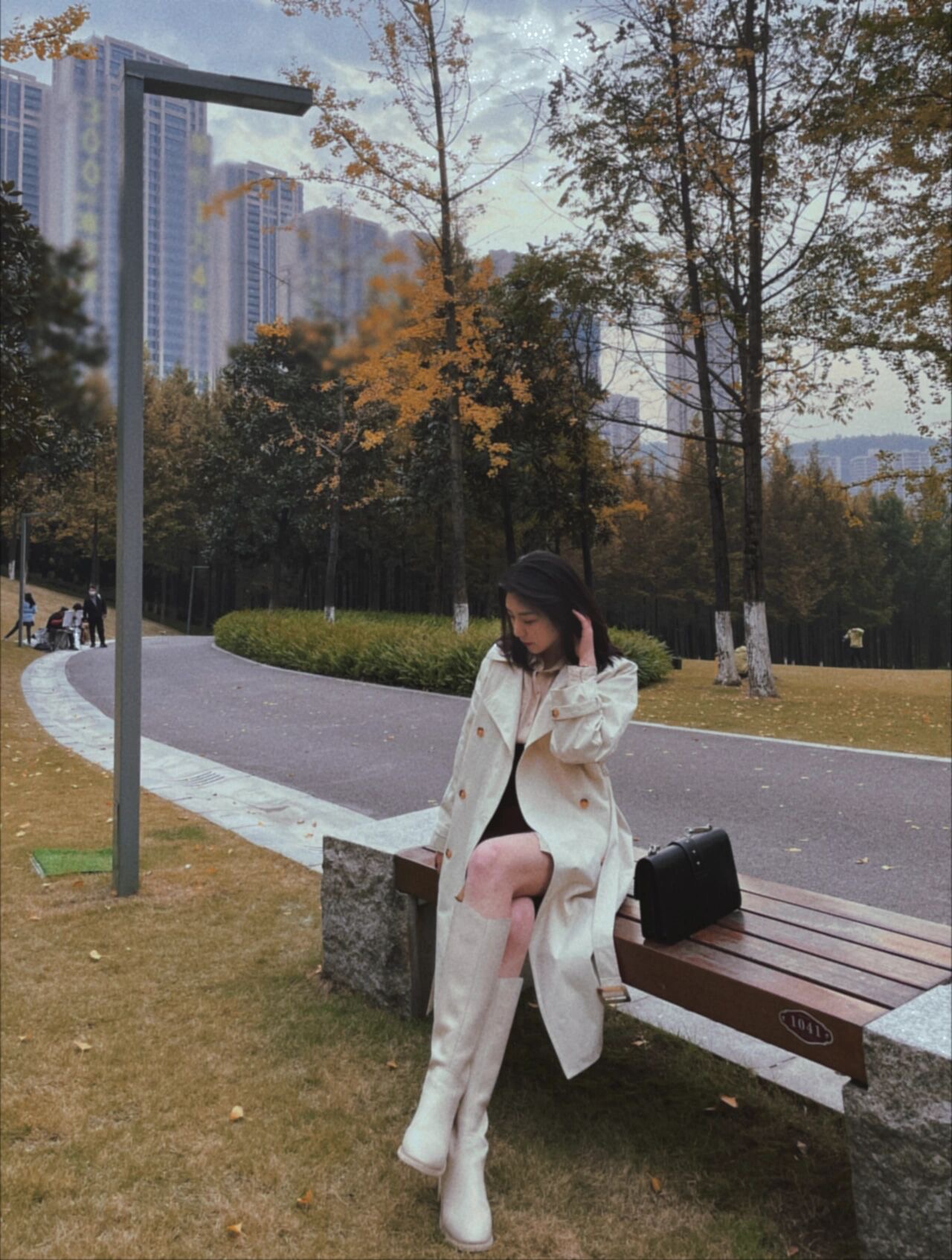 |因为工资的事，业务员跟经理闹翻了，可一个月后事情却横生枝节