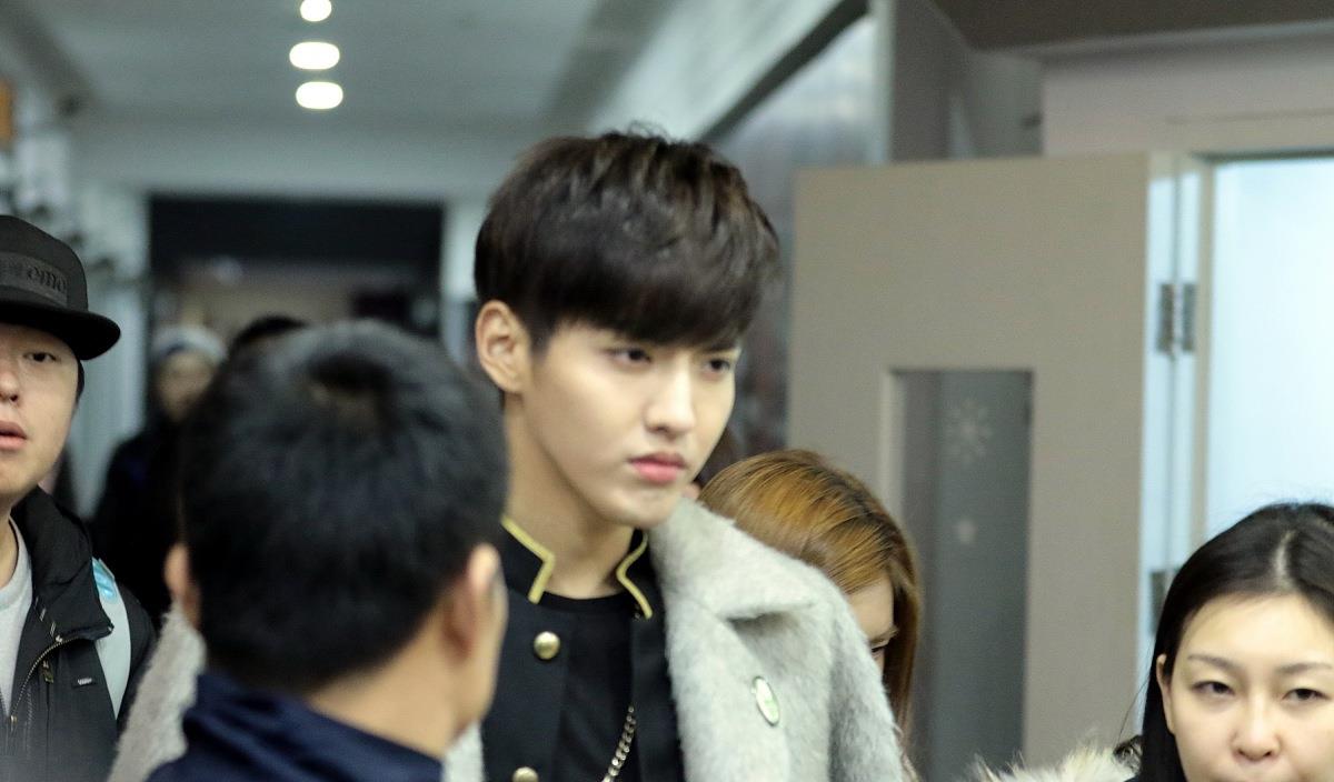 雪花啤酒|吴亦凡绝版雪花啤酒，超市遭粉丝疯狂抢购？