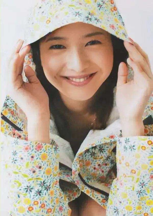 新垣结衣|新垣结衣、石原里美都结婚了，这位“男神收割机”还在演少女