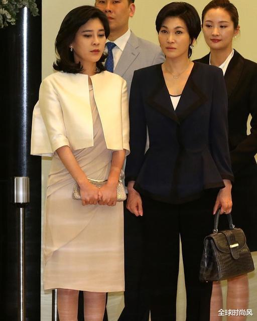 穿衣搭配|三星集团二公主李叙显好时髦 穿白色外套显职业 大V领帅气