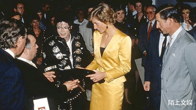 迈克尔·杰克逊|33年前,戴安娜邂逅杰克逊一见如故,深夜两人打数小时电话诉衷肠