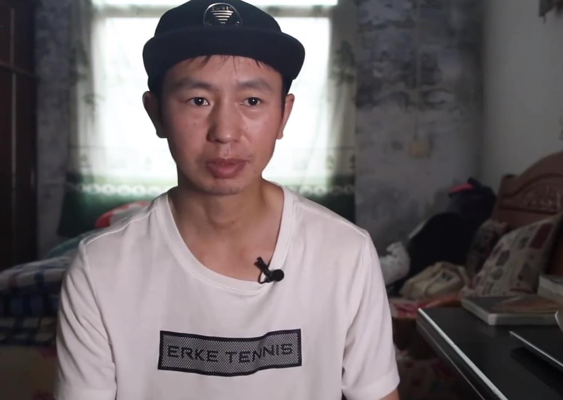 花夏一念|被其经纪人称为“中国版梵高”的庞麦郎，他从精神病院出来了