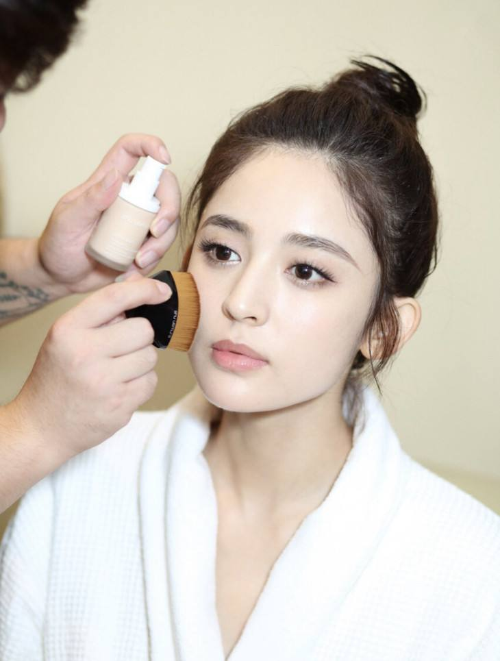 好物官|范冰冰天天敷面膜还卡粉？没了滤镜美颜的照片，场面也尴尬