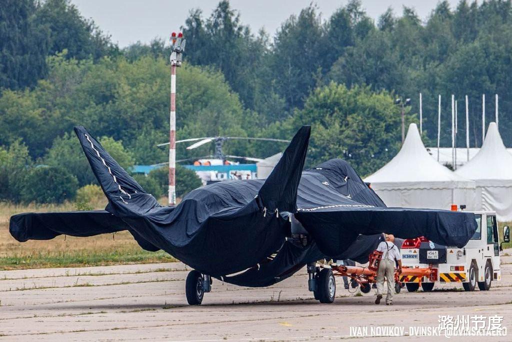 俄羅斯最新的“粽子機”！是俄版的FC-31，還是仿制波音的X-32-圖4