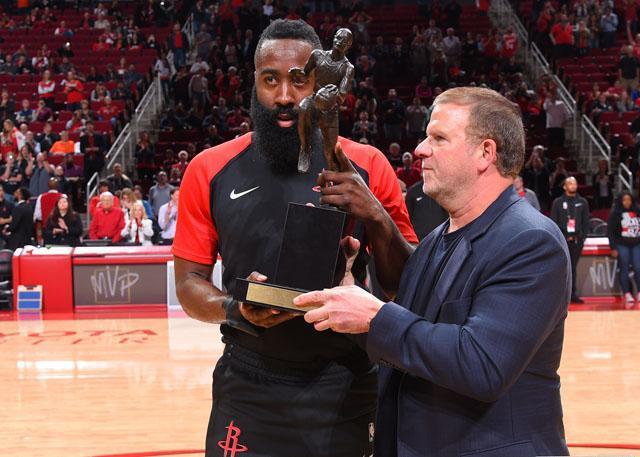 名人堂|退役球衣+名人堂，現役只有五人敢說100%穩了！歐文KD都不行