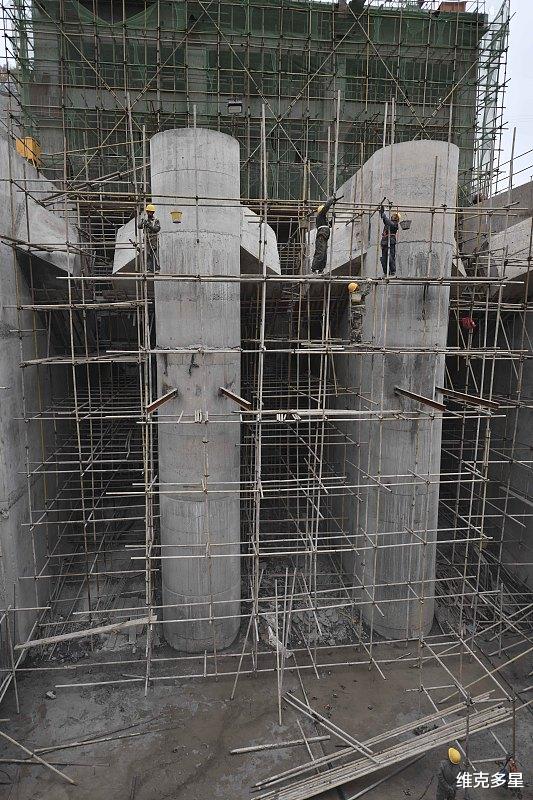 地铁站500元一块瓷砖、1300元的安装费,收费很合理?