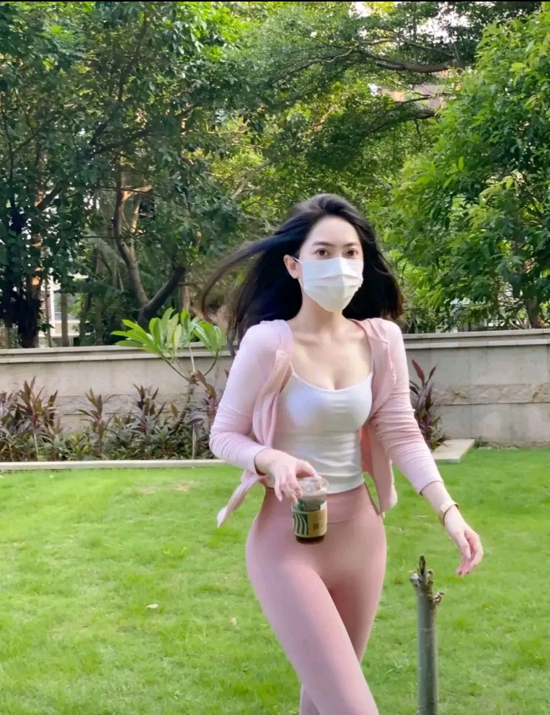小妮的故事 暗恋就是始于心动，终于心痛！