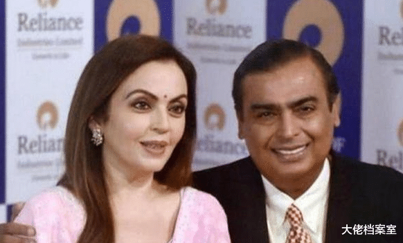 运势 “印度版老佛爷”：鼻子上挂着一栋房，丈夫省吃俭用拿845亿供她