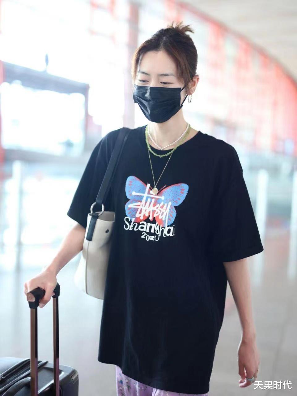 天果时代|刘雯这时尚感没谁了，“睡裤外穿”不仅不俗，搭T恤还个性时尚