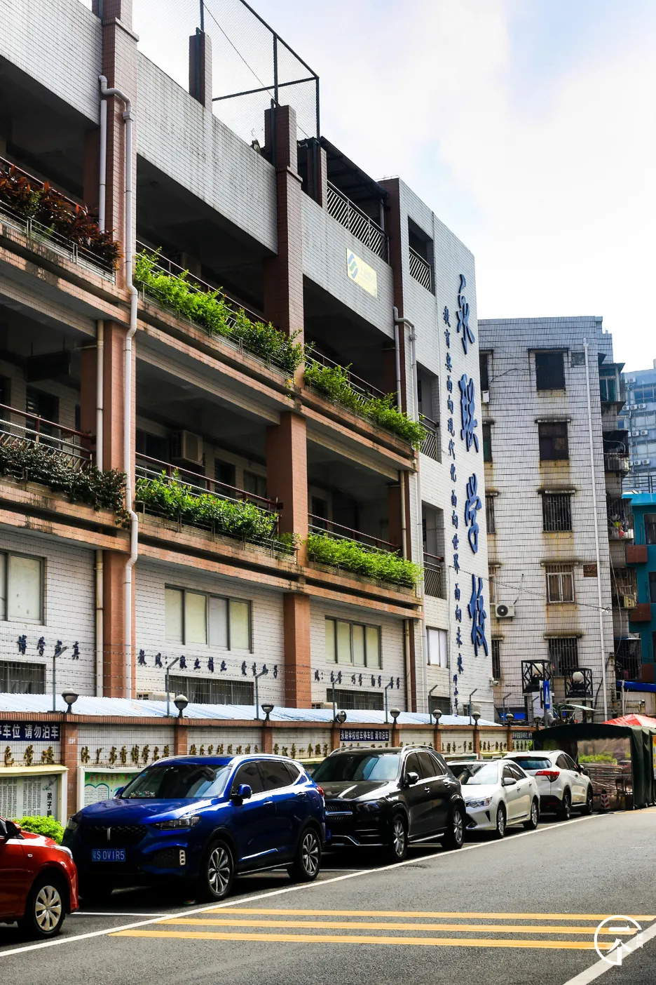 深圳市|深圳妹子勇闯洪浪北租房市场，被中介痛骂！