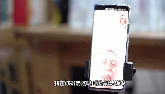 半岛晨报 男子过年不回家，没想到隔着屏幕老爸竟还不忘催婚