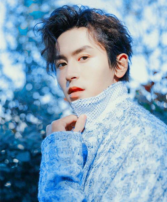 王嘉尔|红了就飘了？张哲瀚演唱会票价曝光，内场票高达2580元