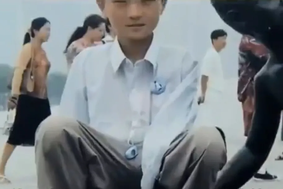 InsDaily|残奥会上被遗忘的“中国飞鱼”:没有双臂的他,游了世界第一!