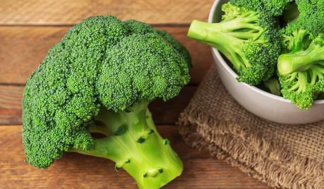 熬夜|经常熬夜的人，身体若出现4种“信号”，建议别再熬下去了