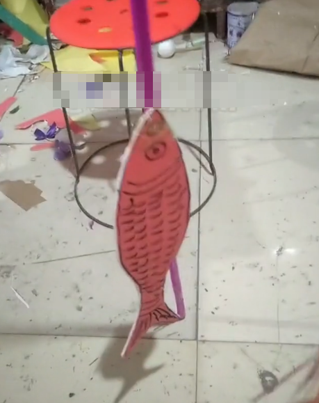 钓鱼|兄弟，我先去奈何桥帮你打个窝！钓鱼佬订制身后事装备，栩栩如生