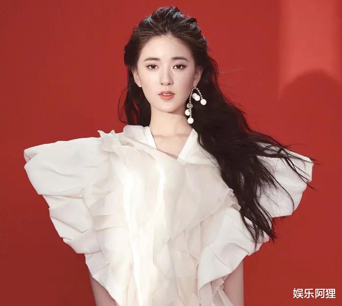 赵露思|毛戈平给赵露思化妆失手，变老10岁还不如素颜，被吐槽审美已过时