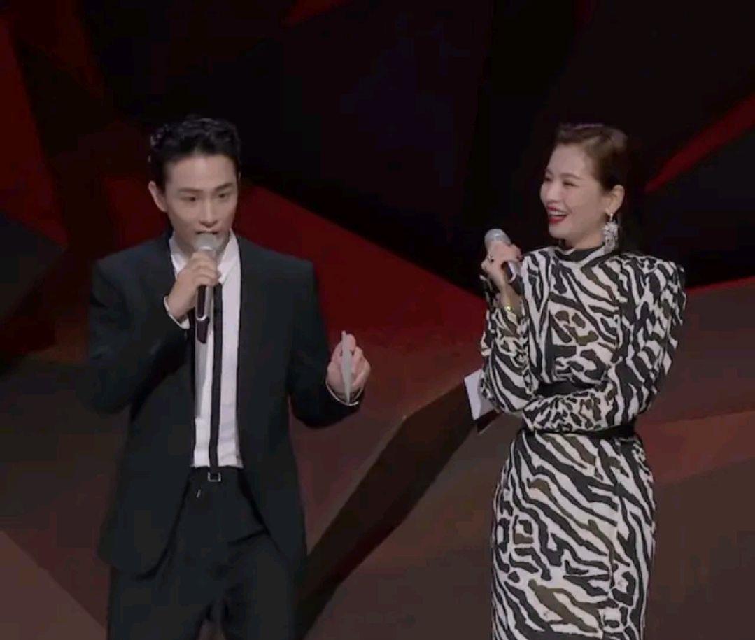 陈数|《追光吧！》与《披荆斩棘的哥哥》，节目主持人的比较