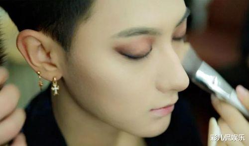 黄子韬|“扫娘风暴”持续发酵：多名艺人纷纷转型，肌肉胡渣成硬汉标志