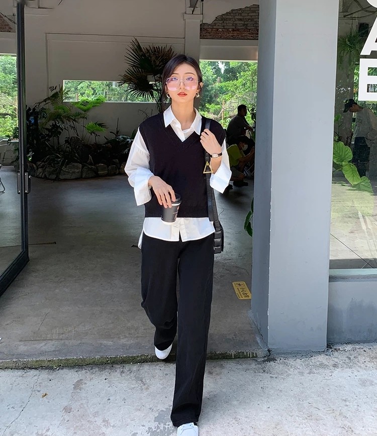 猫姐品衣有道|入秋后穿衣的高级感是“马甲”给的，搭配T恤衬衫都好看，很实用